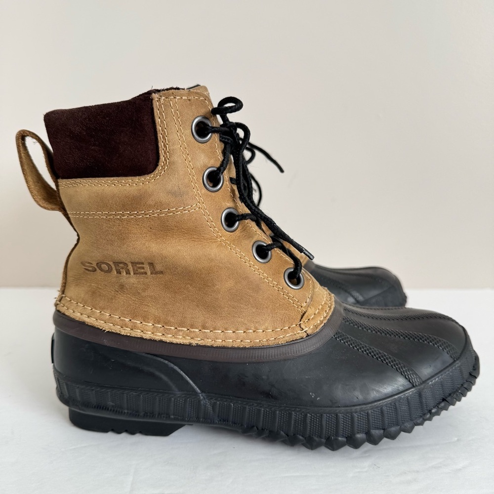 Sorel Cheyenne II Winter Duck Boot Youth size 4 Tan Black Waterproof Snow Rain